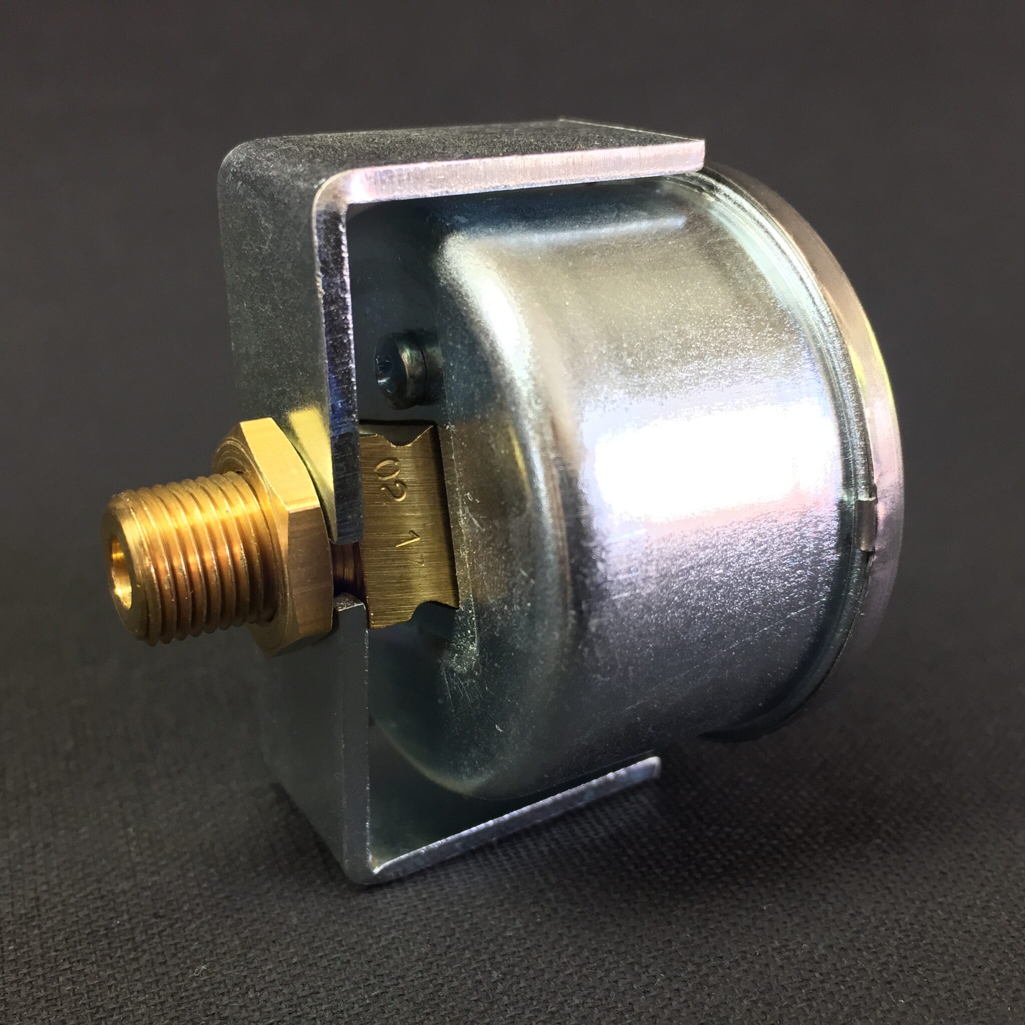 Manometer Halterung 01