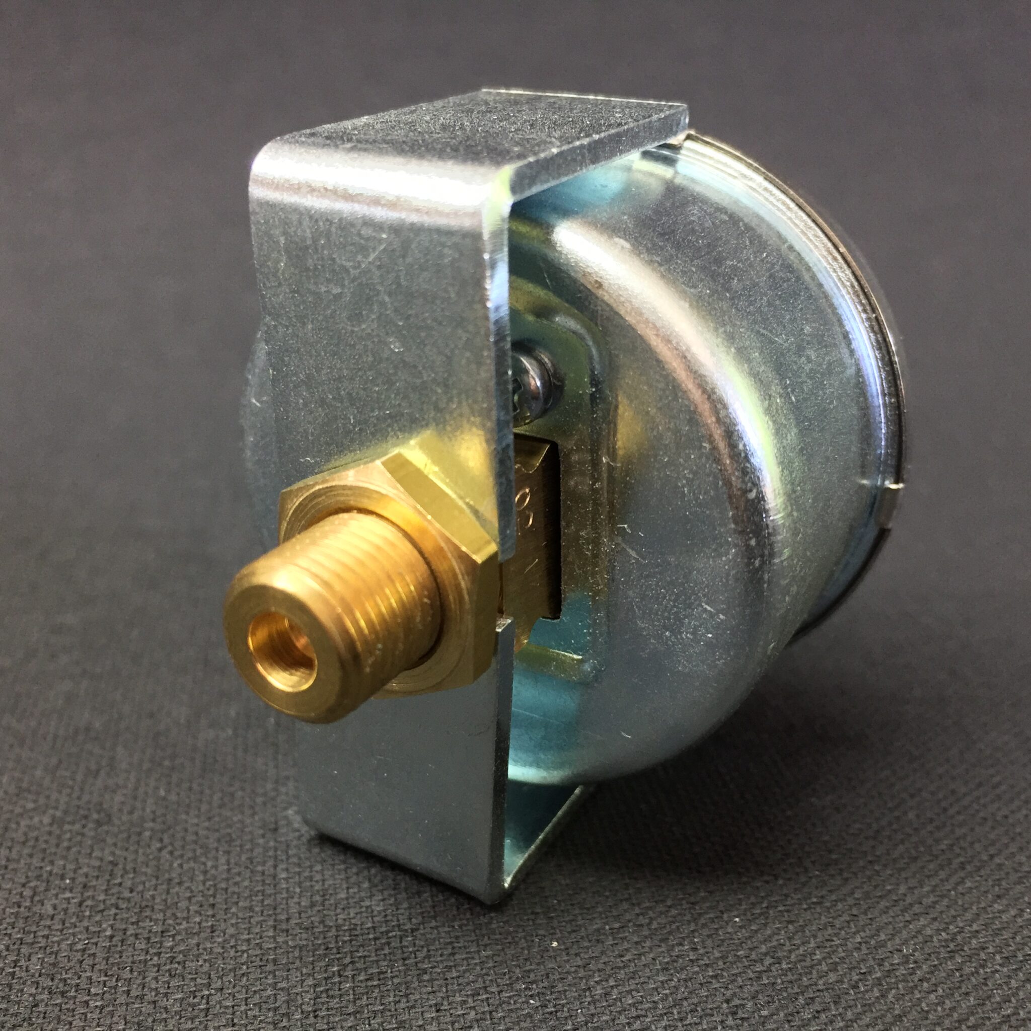 Manometer Halterung 02