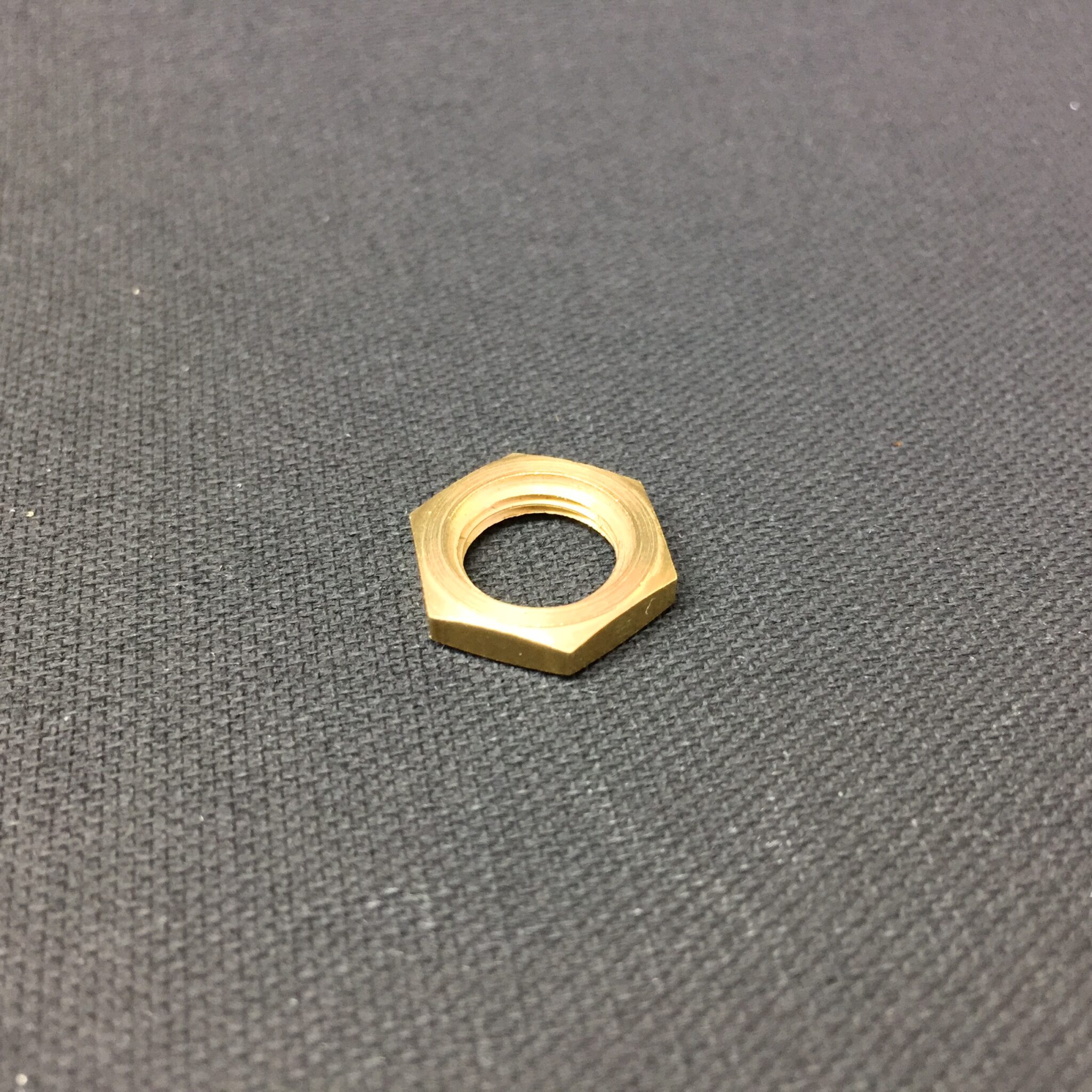 Manometer Halterung 04